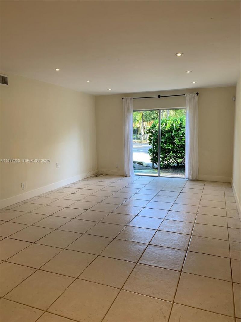 1200 Mariposa Ave, Unit E104, Coral Gables, FL 33146 Photo