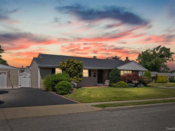 51 Plainedge Drive , Bethpage, NY 11714