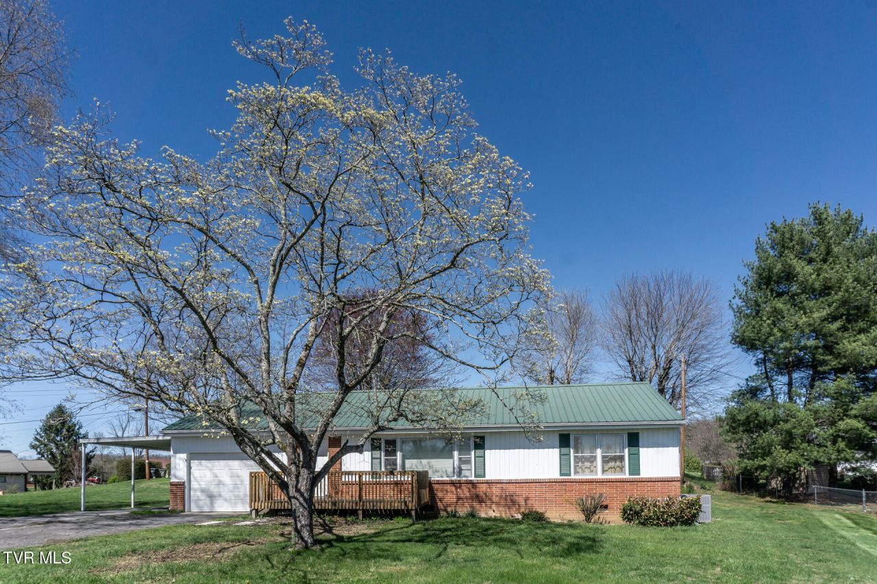 404 Dyer Circle, Greeneville, TN 37745 Main Photo