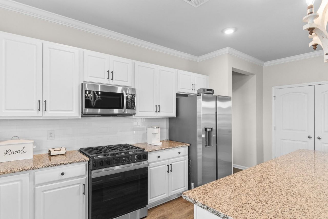 1346 Tessera Way  Photo 12