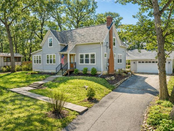 812 Van Slyke Dr, Fontana, WI 53125