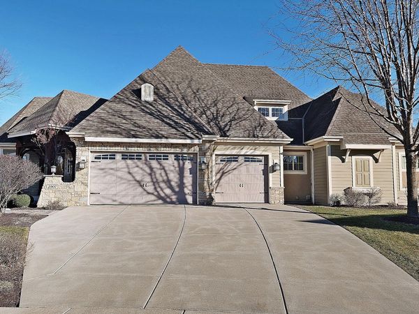 2907 Broken Arrow Ct, Waukesha, WI 53189
