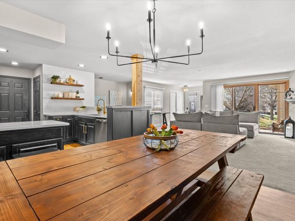 2293A Circle Ridge -, Delafield, WI 53018