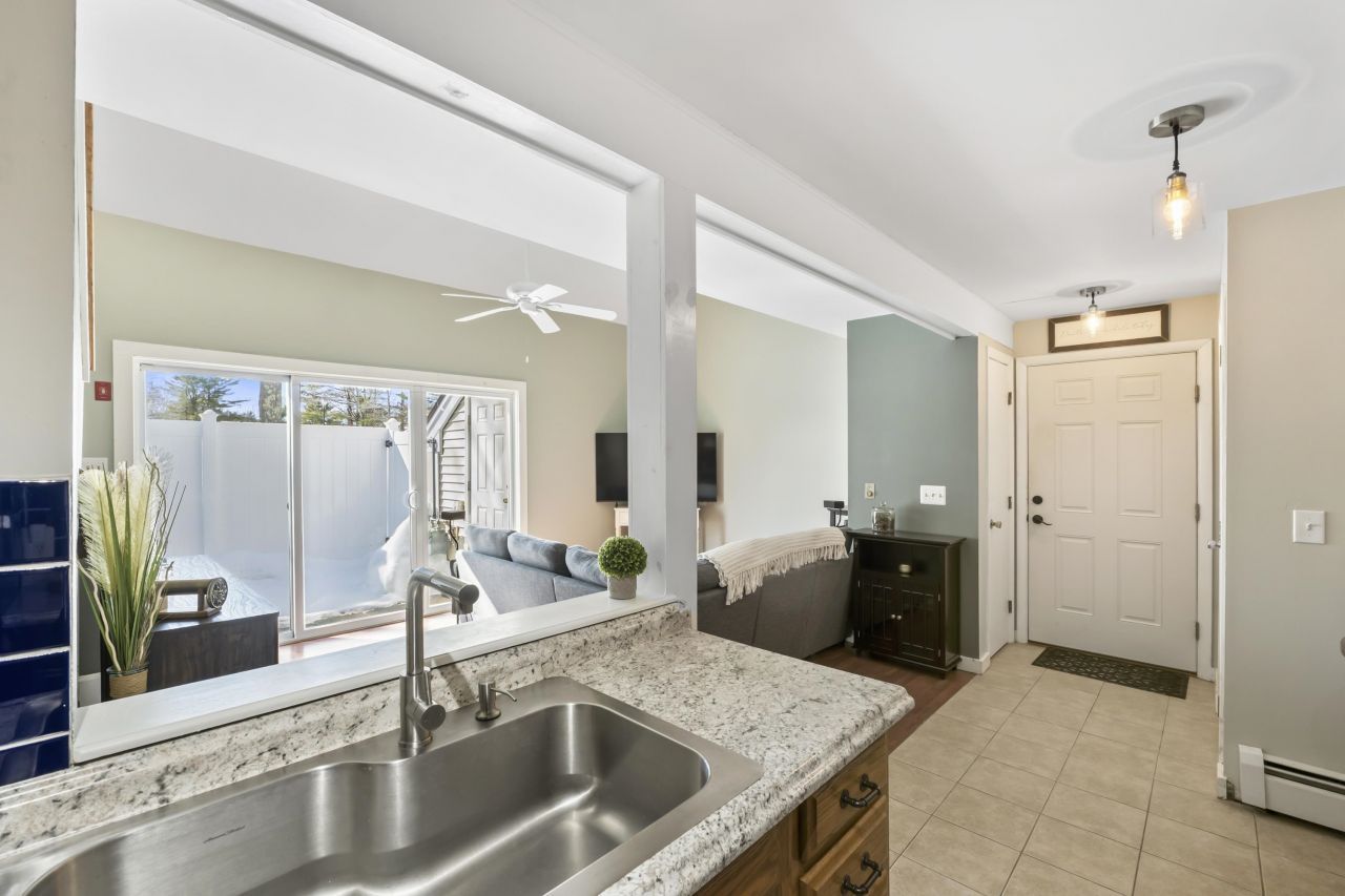 20 Franklin Heights, Rochester, NH 03867 Main Photo