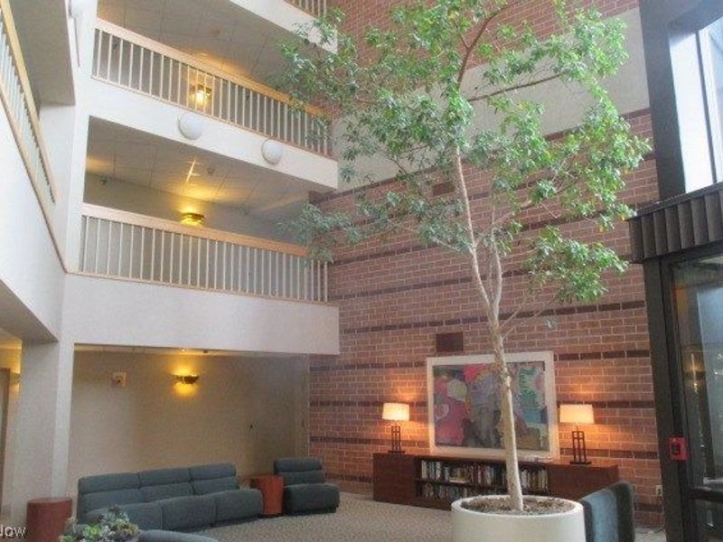 30 Severance Circle, Cleveland Heights, OH 44118 Photo 2