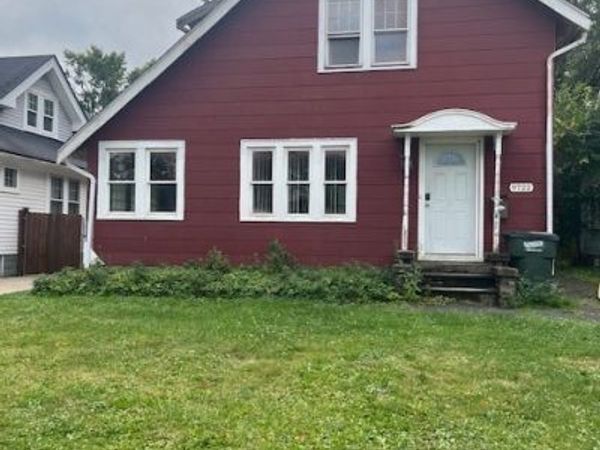 9722 Robinson Avenue, Garfield Heights, OH 44125