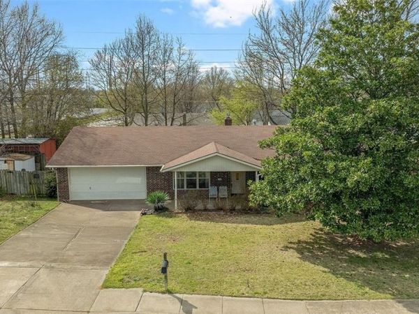 1300 Silent Grove Road, Springdale, AR 72762