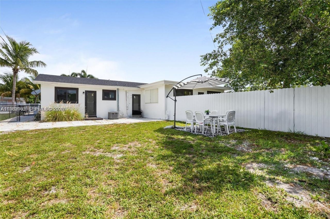 70 NE 186th Ter , Miami, FL 33179 Photo