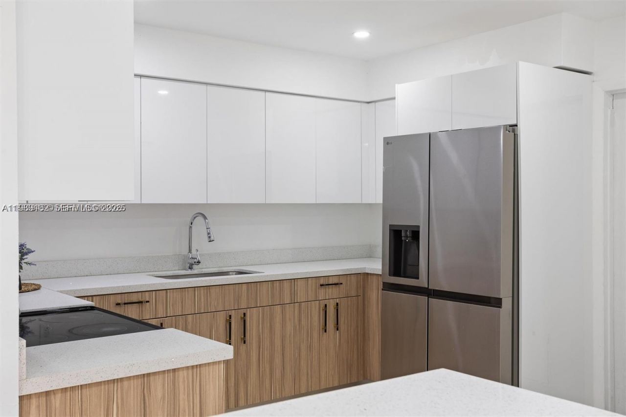 70 NE 186th Ter , Miami, FL 33179 Photo