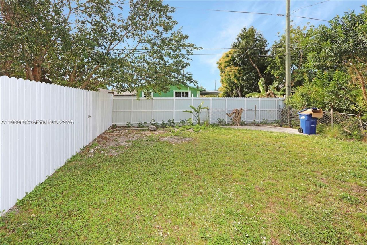 70 NE 186th Ter , Miami, FL 33179 Photo