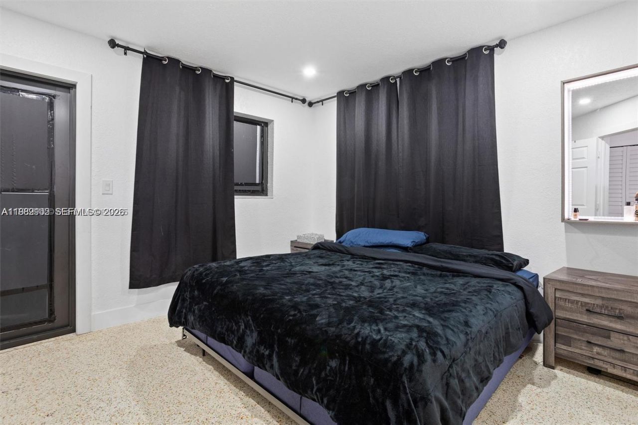 70 NE 186th Ter , Miami, FL 33179 Photo