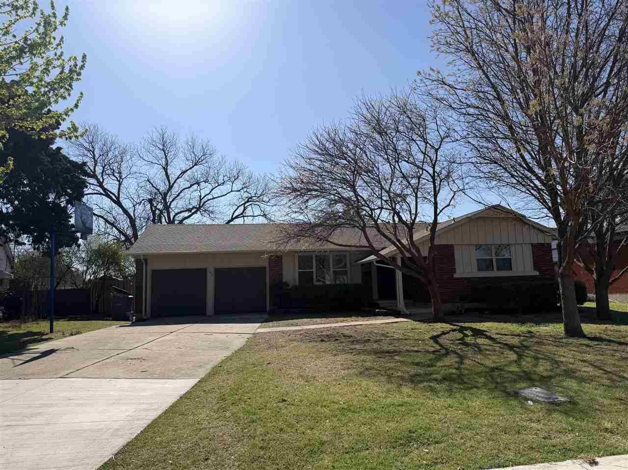 1703 NW 43rd St, Lawton, OK 73505 Main Photo