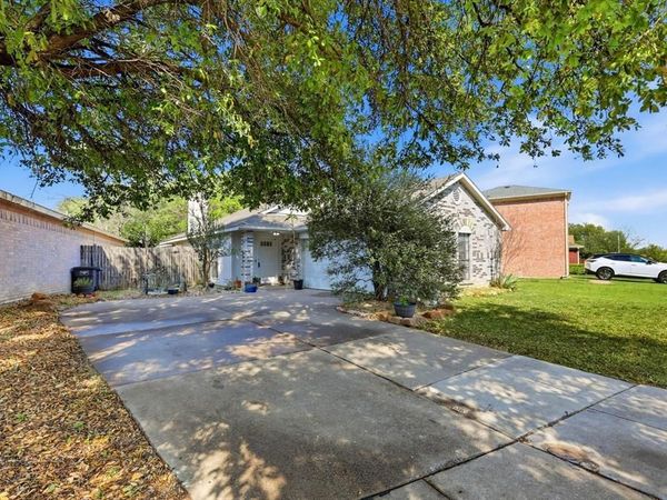 2532 Winding Road, Fort Worth, TX 76133
