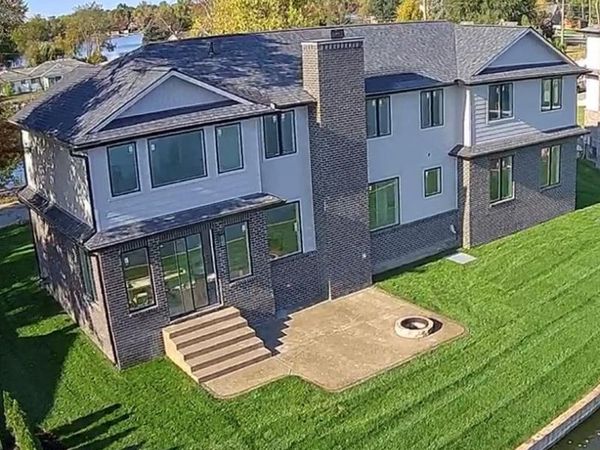 9090 Buckingham Street, White Lake Twp, MI 48386