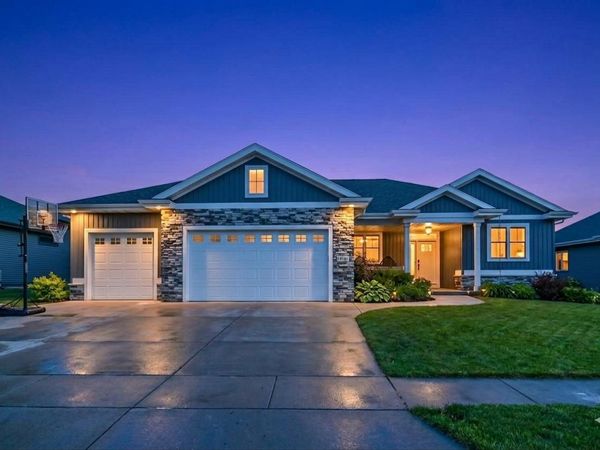 816 Damascus Trail, Cottage Grove, WI 53527