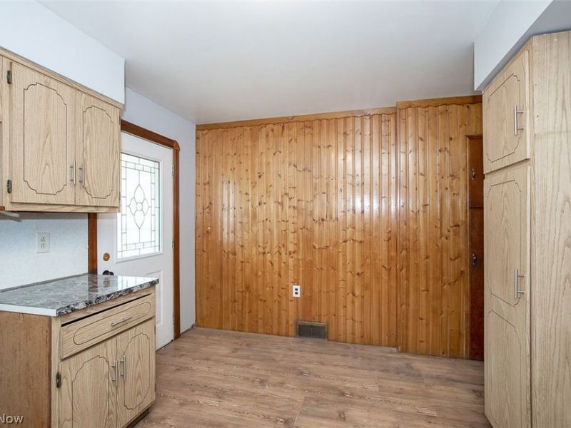 12010 Longmead Avenue, Cleveland, OH 44135 Photo 5