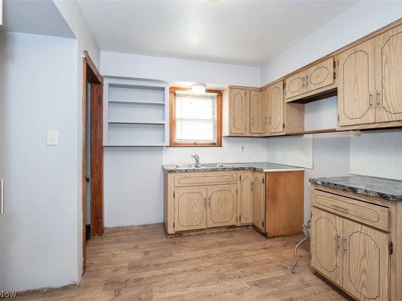 12010 Longmead Avenue, Cleveland, OH 44135 Photo 7