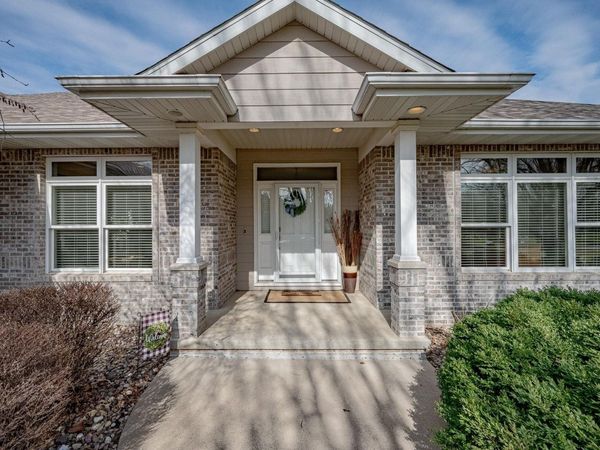 459 E Sawgrass Trl, Dakota Dunes, SD 57049