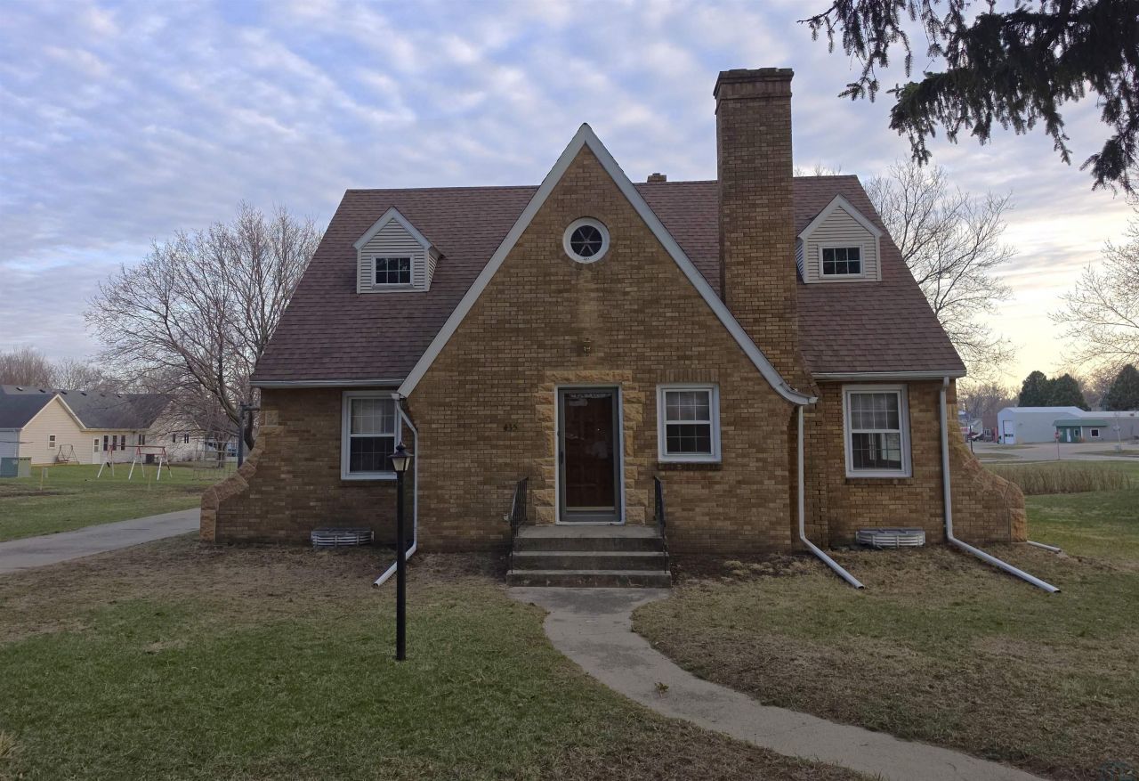 435 2nd St Ne, Primghar, IA 51245 Main Photo
