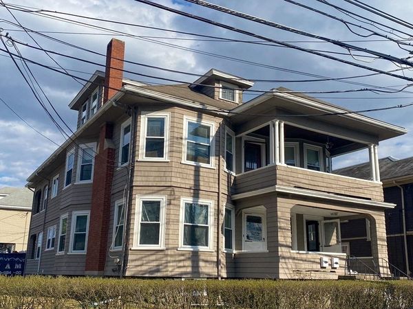 47 Lyman St, Unit 1, Waltham, MA 02452