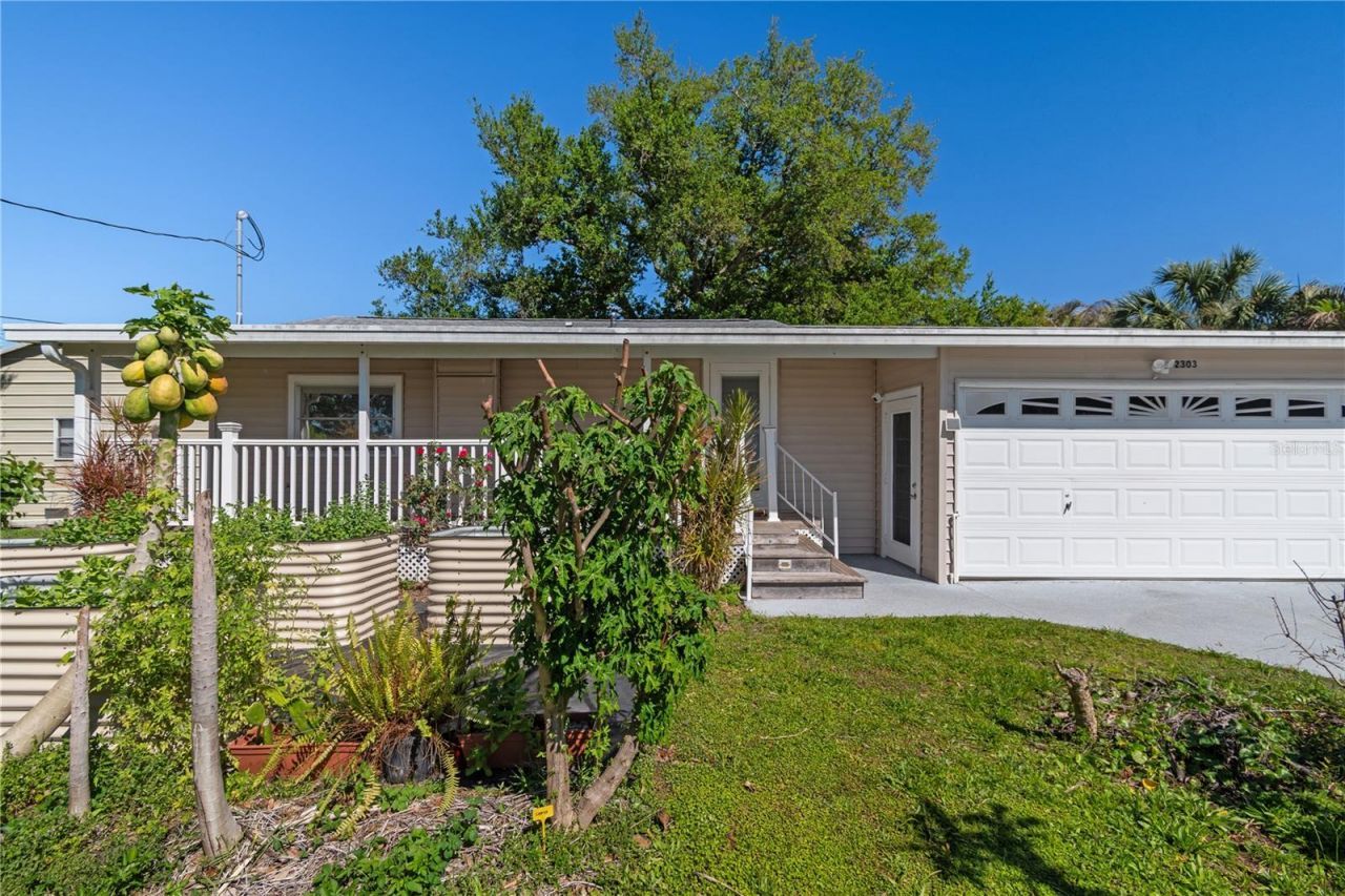 2303 45th Street E, Bradenton, FL 34208 Photo