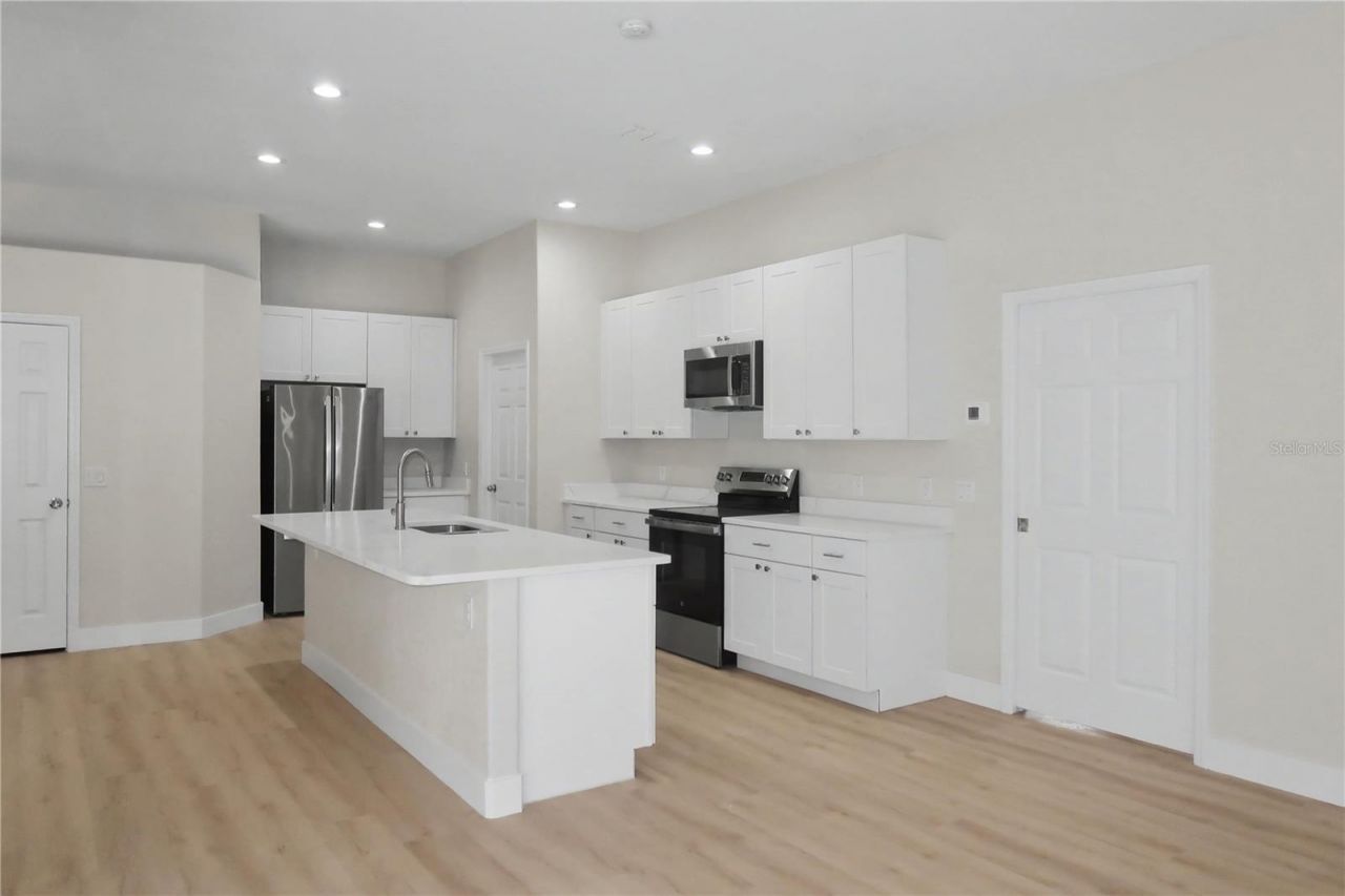 2906 Sutton Oaks Court, Plant City, FL 33566 Photo