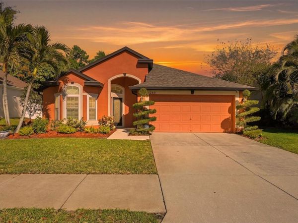 1240 BLUFFS CIRCLE , DUNEDIN, FL 34698