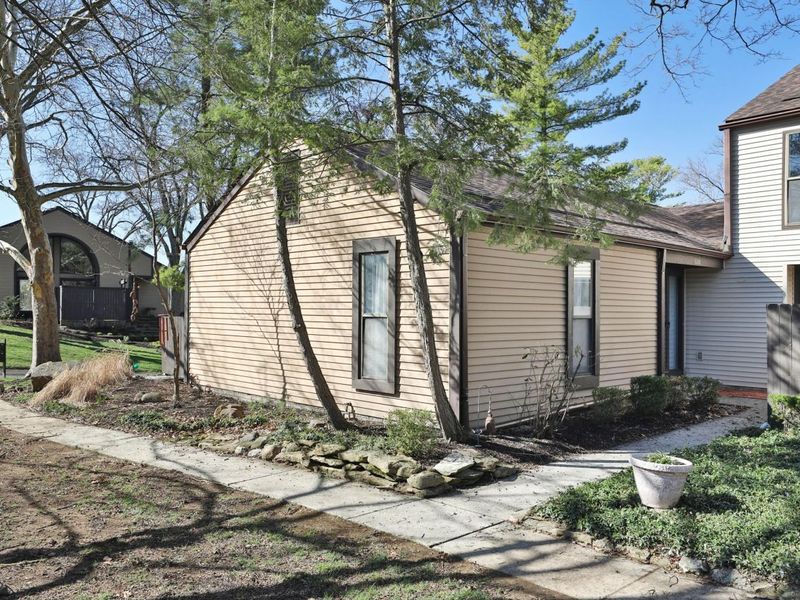 3128 Rivermill Drive, Columbus, OH 43220 Photo 2