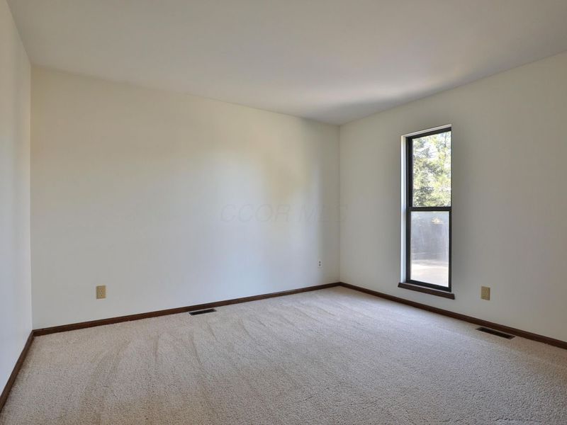 3128 Rivermill Drive, Columbus, OH 43220 Photo 24