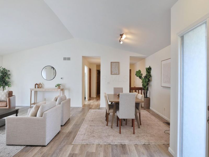 3128 Rivermill Drive, Columbus, OH 43220 Photo 4