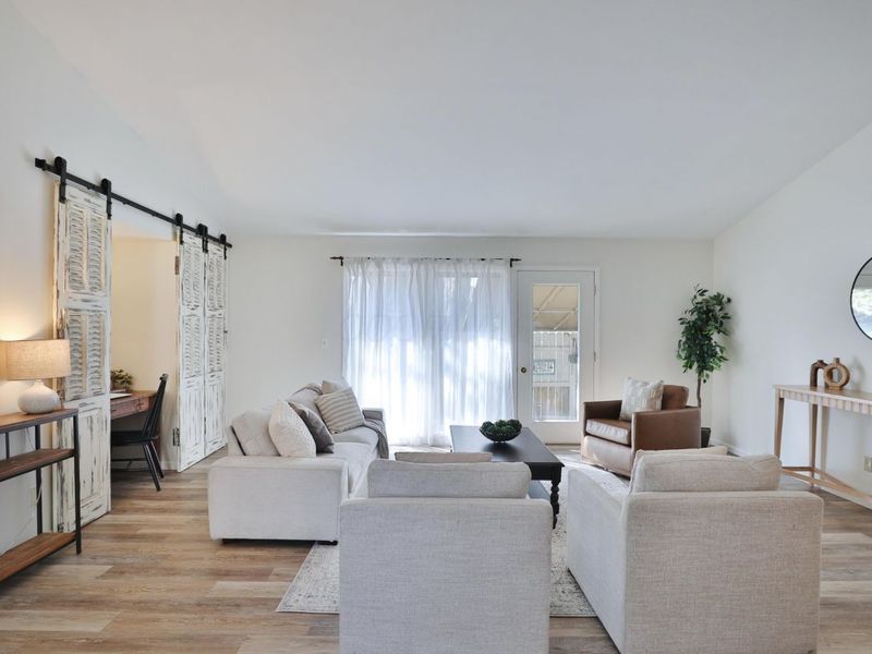 3128 Rivermill Drive, Columbus, OH 43220 Photo 6