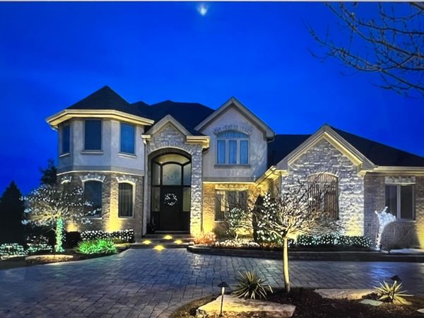 525 Senon Drive, Lemont, IL 60439