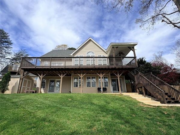 4586 Lynwood Road , Sherrills Ford, NC 28673