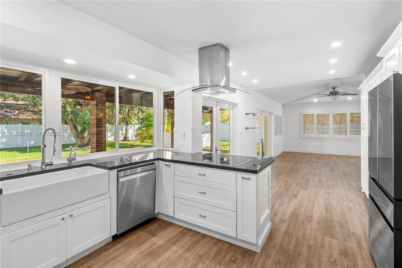 16141 SW 83rd Ave, Palmetto Bay, FL 33157 Photo