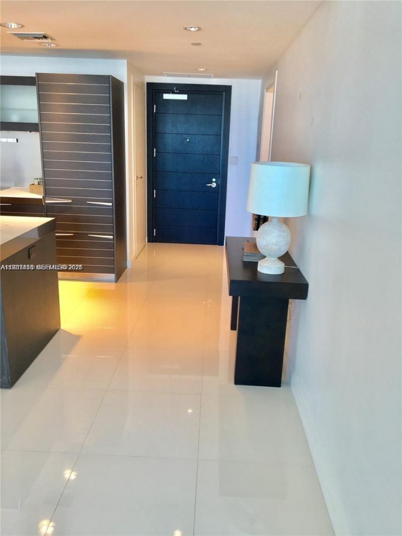 200 Biscayne Boulevard Way, Unit 3712, Miami, FL 33131 Photo