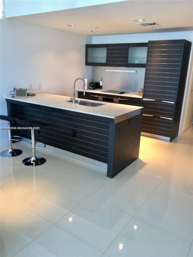 200 Biscayne Boulevard Way, Unit 3712, Miami, FL 33131 Photo