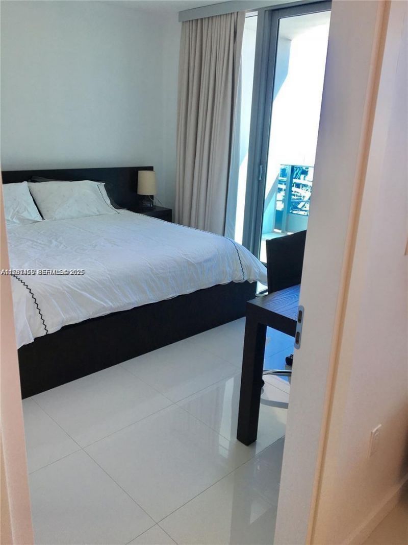 200 Biscayne Boulevard Way, Unit 3712, Miami, FL 33131 Photo