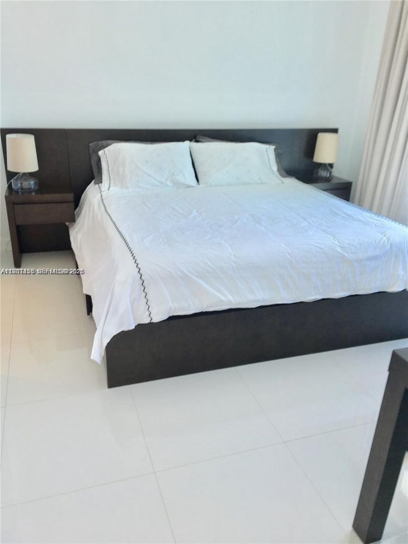 200 Biscayne Boulevard Way, Unit 3712, Miami, FL 33131 Photo