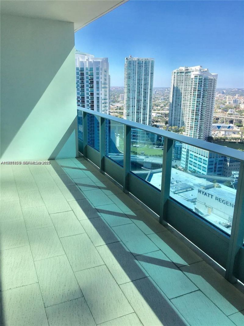 200 Biscayne Boulevard Way, Unit 3712, Miami, FL 33131 Photo