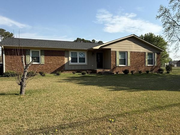 583 Main Street , Winterville, NC 28590