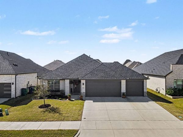 464 Sugarlands Drive, Waxahachie, TX 75165