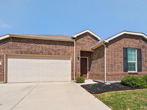833 Lemongrass Court, Fort Worth, TX 76131