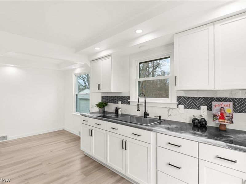 2526 Stocker Avenue , Youngstown, OH 44505 Photo 14