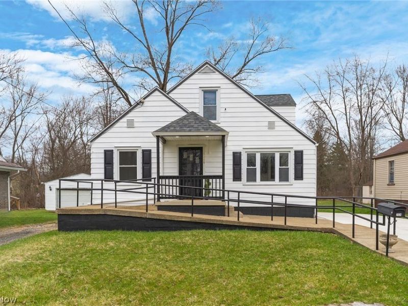 2526 Stocker Avenue , Youngstown, OH 44505 Photo 2