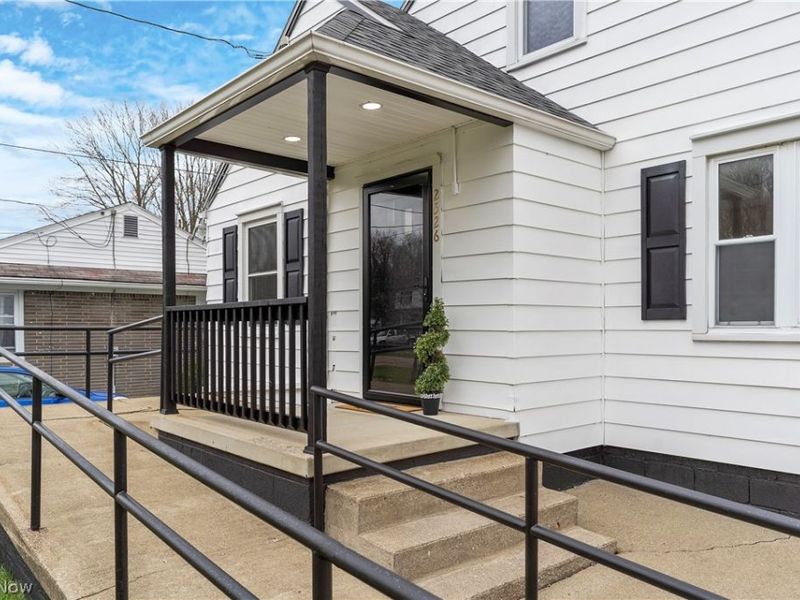 2526 Stocker Avenue , Youngstown, OH 44505 Photo 5