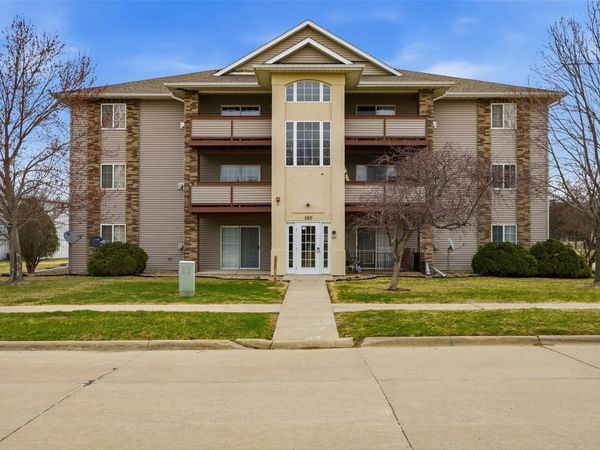 560 Penn Ct , Unit 11, North Liberty, IA 52317