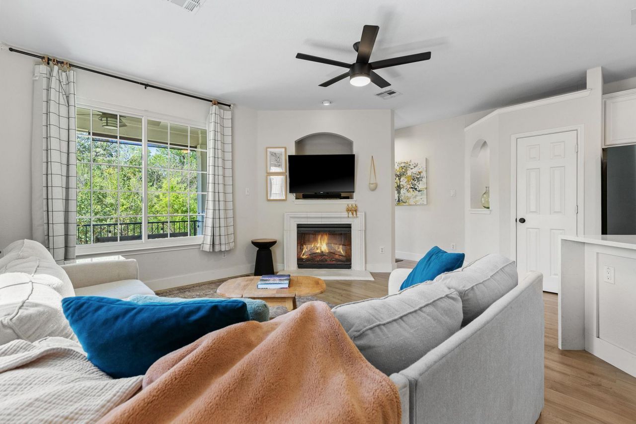 1900 Scofield Ridge Pkwy, Unit 6803, Austin, TX 78727 Main Photo