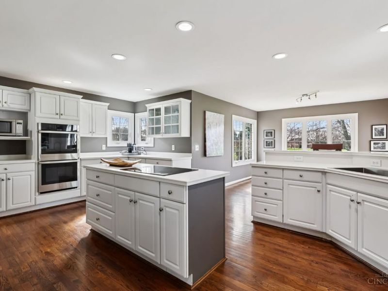 7389 Saint Ives Place, West Chester, OH 45069 Photo 5