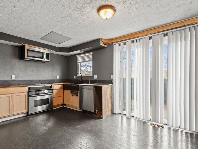 4882 Berryhill Court, Columbus, OH 43230 Photo 3