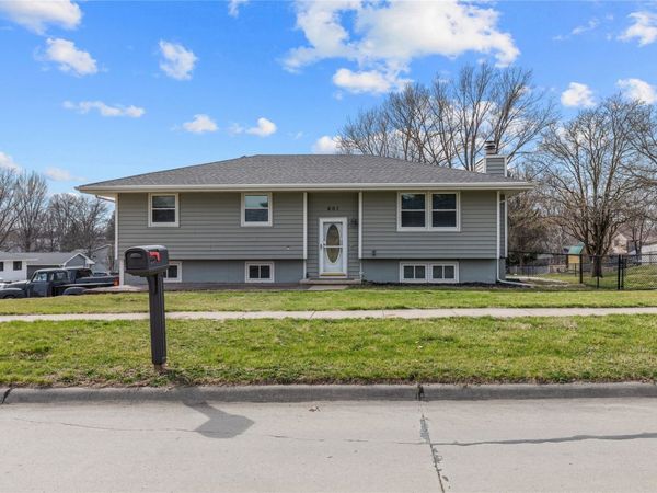 601 N 12th Street, Indianola, IA 50125